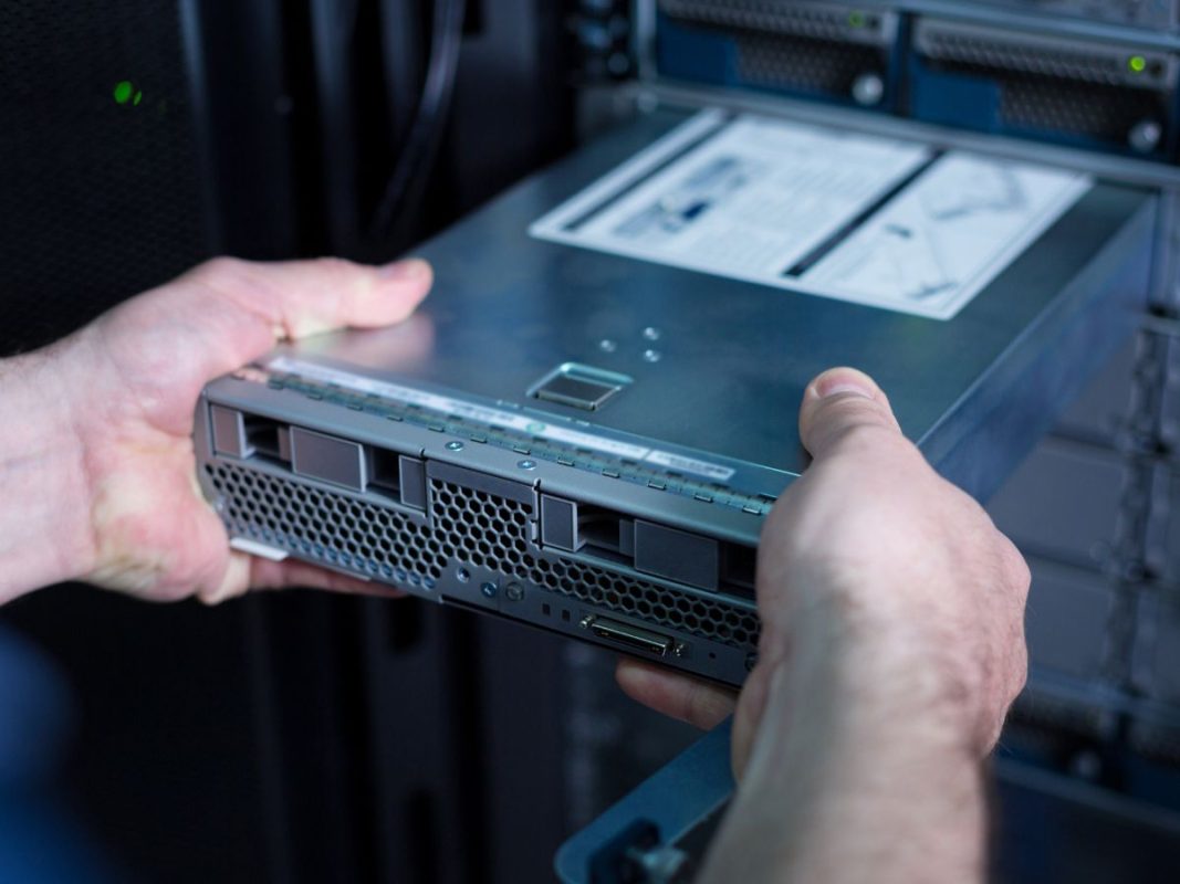 چه عواملی سرعت هارد سرور را تعیین میکنند؟ 1 the best media server hard drive